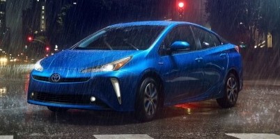 Полноприводный Toyota Prius