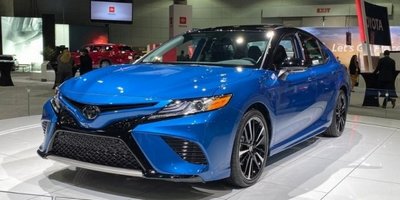 Полноприводной седан Toyota Camry